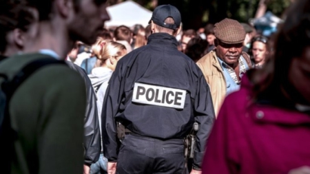 Contrôles d’identité détournés la Préfecture de police dément les accusations