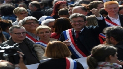 Mélenchon mobilise dans la rue contre le coup d’Etat social de Macron