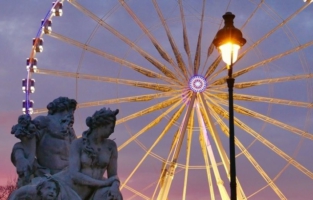 Marché de la Grande roue  Paris mise en examen