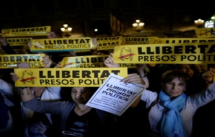 Le président catalan destitué sous le coup d'un mandat d'arrêt 