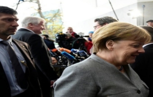 Allemagne Merkel joue son va-tout pour éviter la crise 