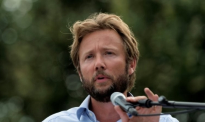 Vallaud (PS) Dussopt a craché au visage des députés socialistes