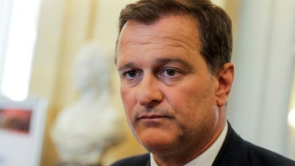 Assistants d’eurodéputés FN Louis Aliot mis en examen pour abus de confiance