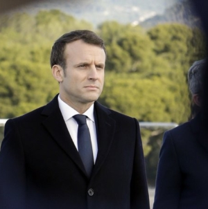 Macron promet que le service national universel verra bien le jour