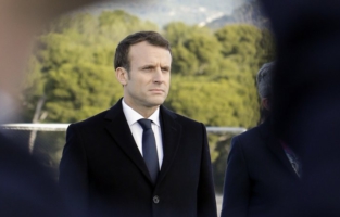  Macron promet que le service national universel verra bien le jour